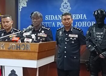 M. KUMAR dalam sidang akhbar di  IPK Johor, Johor Bahru.