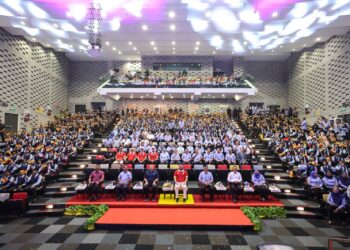 MAJLIS pelancaran Program Permata@Pintar Antarabangsa oleh Raja Muda Selangor, Tengku Amir Shah Sultan Sharafuddin Idris Shah baru-baru ini. - UTUSAN/AMIR KHALID