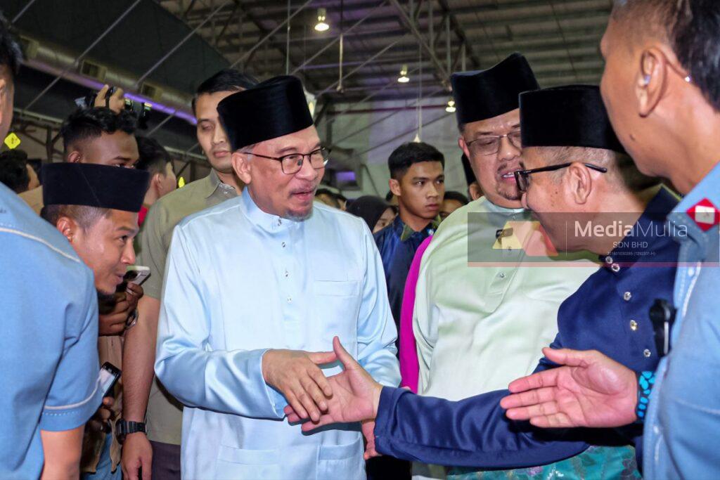 Malaysia akan ketinggalan, jika terus bertempur dalam hal ‘titik bengik’ – PM