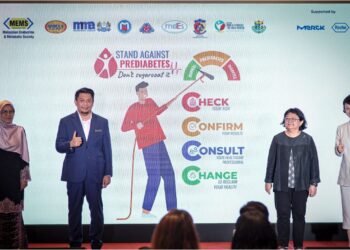 LUKANISMAN Awang Sauni pada majlis pelancaran program kesedaran penyakit diabetes di Putrajaya, semalam.  – UTUSAN/FAIZ ALIF ZUBIR