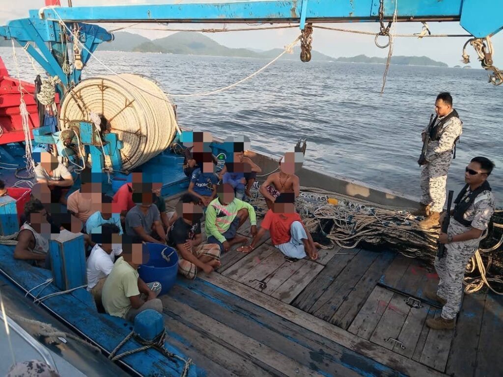Maritim Perak tahan 18 warga asing dalam bot nelayan di Pangkor