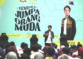 ADAM Adli Abd. Halim berucap sempena program Kembara Jumpa Orang Muda Johor di UTM, Skudai, Johor Bahru. - UTUSAN/RAJA JAAFAR ALI