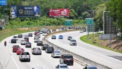 Aliran trafik masih perlahan di beberapa lebuh raya utama