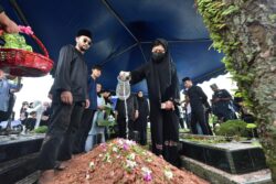 Allahyarham Tun Hanif Omar selamat dikebumikan