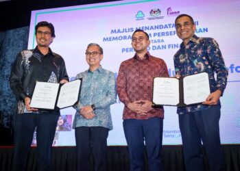 KEMENTERIAN Komunikasi dengan kerjasama Pertubuhan Keselamatan Sosial (Perkeso) dan Perbadanan Kemajuan Filem Nasional Malaysia (Finas) menaja caruman dan pendaftaran Skim Keselamatan Sosial Pekerjaan Sendiri (SKSPS) kepada 5,000 penggiat seni
