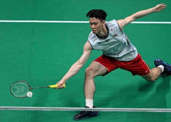 Lee Zii Jia menundukkan Lee Cheuk Yiu 21-18, 21-18 dalam masa 45 minit. - AFP