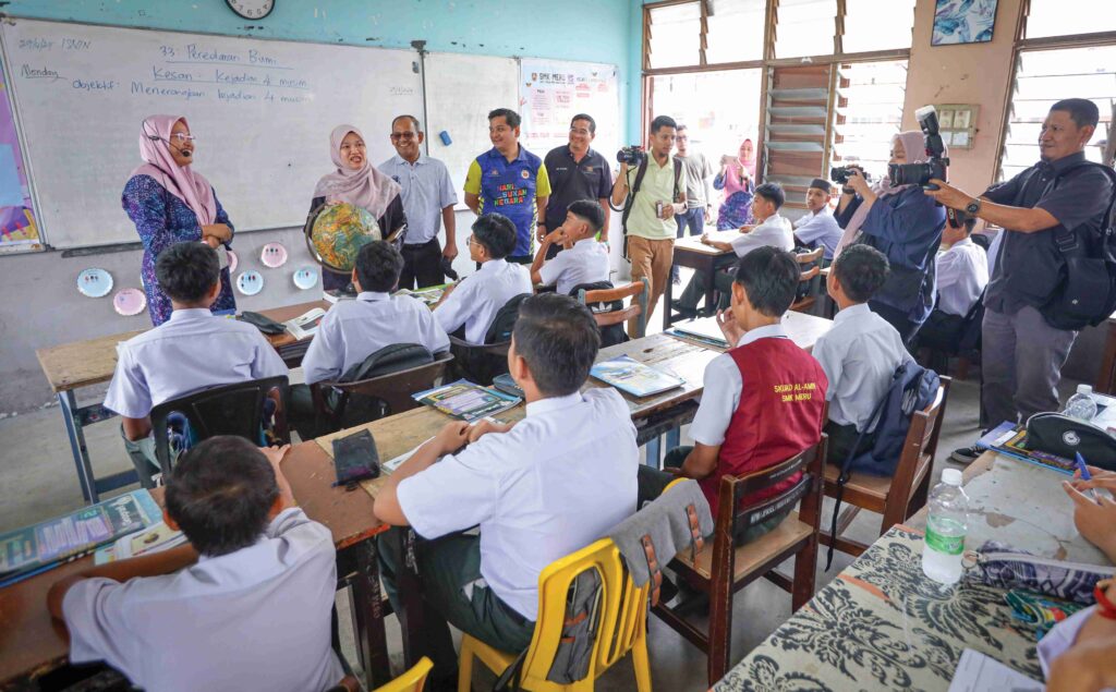 ‘Kelas terapung’ atasi masalah sekolah padat