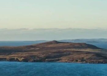 PULAU Gruinard digunakan sebagai lokasi ujian perang biologi rahsia UK ketika Perang Dunia Kedua.– BBC