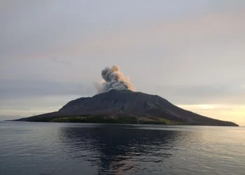 GUNUNG Ruang di Kepulauan Sitaro, Sulawesi Utara.