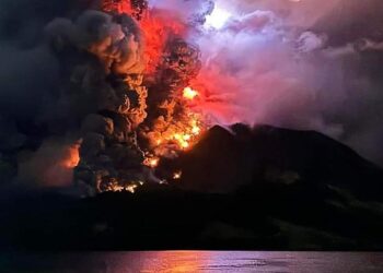 BADAN Geologi, Kementerian Tenaga dan Sumber Daya Mineral Indonesia  mengingatkan potensi tinggi gelombang tsunami yang diakibatkan oleh letusan Gunung Ruang di Kabupaten Sitaro, Sulawesi Utara mencapai 25 meter. -AFP