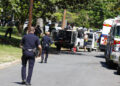 Jabatan Polis Charlotte-Mecklenburg bertugas di kawasan kejiranan tempat tembakan berlaku di Charlotte, North Carolina hari ini. -REUTERS