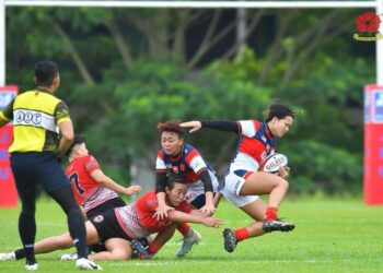 SKUAD ragbi wanita beraksi dalam satu perlawanan pemanas badan sebagai persiapan ke Kejohanan Tujuh Sebelah di Singapura 7 Mei ini.