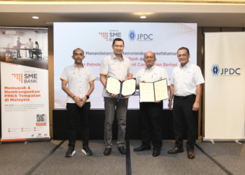 SME Bank menandatangani MoU dengan Johor Petroleum Development Corporation bagi memperkasa PKS.