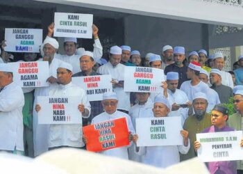 PENGHINAAN terhadap agama Islam berpotensi merosakkan perpaduan nasional.