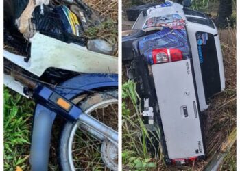 KEADAAN motosikal dan kenderaan pacuan empat roda yang terbabit dalam kemalangan di Batu 13, Kampung Gajah, Jalan Batu Pahat-Mersing.