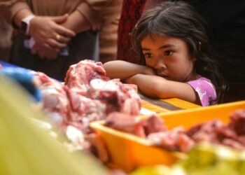 BAKTERIA pneumokokus berada 
di bahagian belakang hidung pembawa virus dan ia boleh menjangkiti terus kepada orang lain. - GAMBAR HIASAN