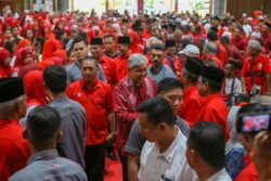 Zahid ingatkan Sanusi jaga percakapan, tidak melalut malam ini