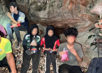 TIGA remaja yang tersesat berjaya diselamatkan awal pagi tadi di Gunung Keriang, Alor Setar.