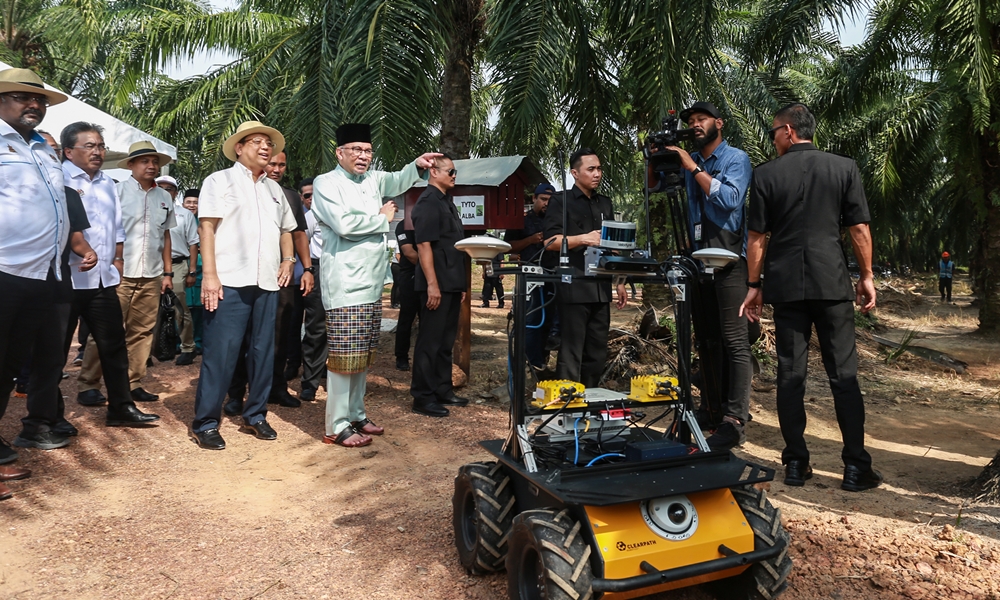 Tingkat teknologi ladang kurangkan kebergantungan buruh asing