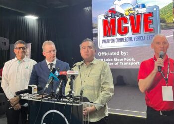 ANTHONY Loke ketika sidang media dilaksanakan di Majlis Pelancaran MCVE 2024 di Pusat Pameran & Konvensyen Antarabangsa MINES (MIECC) Seri Kembangan, Selangor. - UTUSAN/FATIN NORIZATI MAT ISA