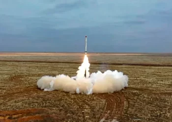 PELURU berpandu Iskander-K Russia dilancarkan semasa latihan ketenteraan di tempat latihan di Russia. -Al Jazeera