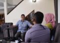 MOHAMED Azmin Ali ketika ditemu bual wartawan Utusan Malaysia di Hulu Kelang, semalam. – UTUSAN/M FIRDAUS M JOHARI