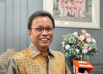 MOHD. Shafie Apdal ketika sidang akhbar dikediamannya di Kota Kinabalu hari ini