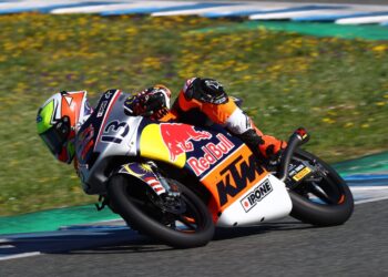 Muhammad Hakim Danish mengekalkan rentak konsisten pada pusingan kedua Red Bull MotoGP Rookies Cup dengan menempah petak ketiga sesi kelayakan di Litar Le Mans, Perancis. - IHSAN ZK RACING