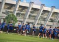 Skuad Terengganu FC menjalani latihan menjelang pertemuan menentang Penang FC di Stadium Bandaraya, Pulau Pinang, malam ini. – UTUSAN/PUQTRA HAIRRY
