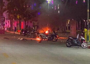 KEADAAN lokasi kejadian letupan bom motosikal di Jalan Phu Pha Phakdi, Daerah Mueang, Wilayah Narathiwat, Thailand malam tadi.