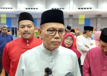 WAN ROSDY Wan Ismail ditemui pemberita selepas Majlis Sambutan Hari Ulang Tahun UMNO ke-78 Peringkat Negeri Pahang di   Dewan Datuk Seri Abdul Manan Ismail di Kuantan, Pahang.