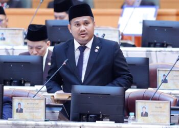 MOHAMAD FAZLI Mohamad Salleh menjawab soalan pada sidang DUN Johor di Kota Iskandar, Iskandar Puteri.