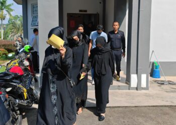 EMPAT individu didenda RM500 oleh Mahkamah Majistret Bentong di Bentong, Pahang selepas mengaku bersalah memasak mi segera menggunakan dapur gas di sebuah stesen minyak di Genting Highlands, 12 Mei lalu.