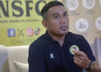 AZZMI Ab. Aziz ketika ditemui pemberita selepas Majlis Pengenalan Pemain NSFC Musim 2024/2025 di Nilai, Seremban baru-baru ini-UTUSAN/MOHD. SHAHJEHAN MAAMIN.