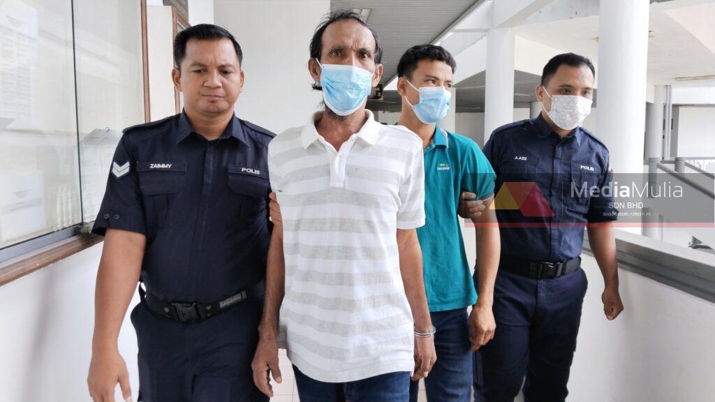 Dua lelaki didenda RM7,000 oleh Mahkamah Majistret di sini, hari ini atas kesalahan mencuri dua ekor lembu milik seorang peniaga kedai makan. Dua lelaki didenda RM7,000 oleh Mahkamah Majistret di sini, hari ini atas kesalahan mencuri dua ekor lembu milik seorang peniaga kedai makan.