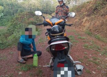 MANGSA yang tersesat gara-gara menggunakan aplikasi Waze berjaya diselamatkan anggota bomba di Felda Teloi Kanan, Sik.