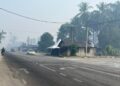 ASAP kebakaran hutan menyebabkan keadaan jerebu di sekitar Kampung Beris Lalang, Bachok, Kelantan, sejak seminggu lalu. – UTUSAN/TOREK SULONG