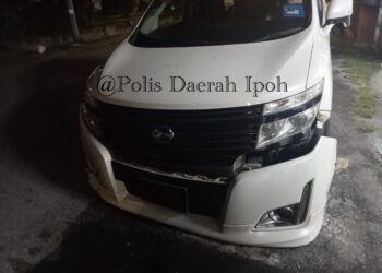 MPV dipandu lelaki mabuk menyebabkan kecederaan kepada penunggang dan pembonceng motosikal di Jalan Ashman Shah, Ipoh hari ini. - UTUSAN