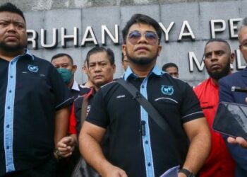 HISHAMUDDIN Hashim pada sidang akhbar di SPRM Putrajaya. - UTUSAN/FAISOL MUSTAFA