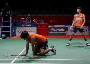 Chia Weijie-Liew Xun tewas kepada pasangan Korea Selatan, Kim Young Hyuk-Wang Chan pada pusingan kelayakan Kejohanan Badminton Malaysia Masters 2024 di Axiata Arena hari ini. - UTUSAN/SHIDDIEQIIN ZON