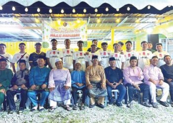 PARA pegawai dan pemain Wira Selatan FC menghadiri majlis marhaban dan pelancaran jersi pasukan di Pontian, Johor, baru-baru ini.