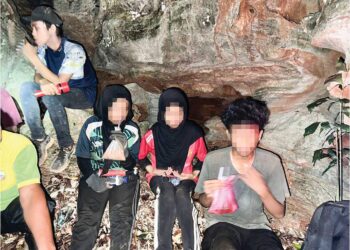 TIGA remaja yang tersesat berjaya diselamatkan awal pagi semalam di Gunung Keriang, Alor Setar.