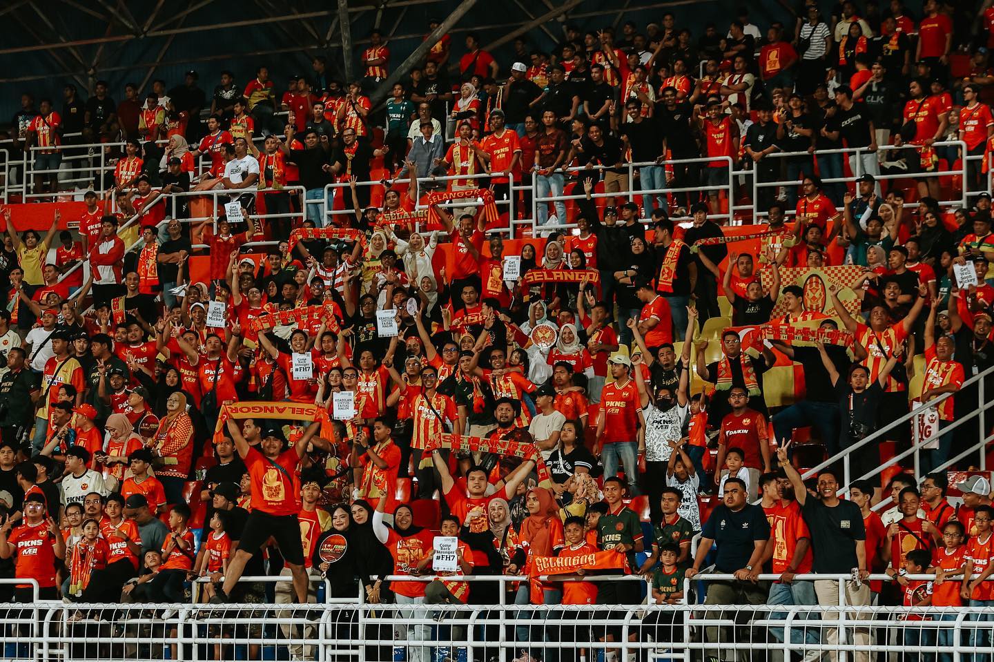Penyokong Selangor penuhi stadium kali kedua berturut-turut