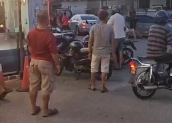 TANGKAP layar satu rakaman video yang menunjukkan kejadian rusuhan bersenjata di Butterworth, Pulau Pinang