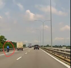 Remaja maut motosikal bergesel dengan lori