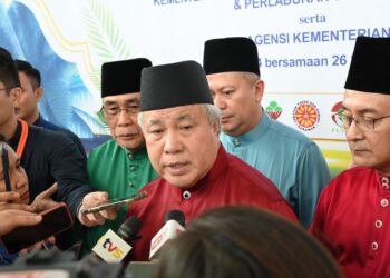 AWANG Tengah Ali Hasan ketika ditemui media sempena Majlis Ramah Tamah Aidilfitri 2024 di Pusat Konvensyen Borneo Kuching (BCCK), Kuching, petang tadi.
