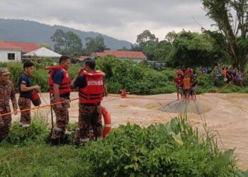 LIMA kanak-kanak dan seorang remaja yang terperangkap di atas batu susulan kejadian kepala air di Sungai Batang Labu, Batu 9, Kampung Tebing Tinggi, Nilai, Seremban, diselamatkan anggota bomba petang tadi.