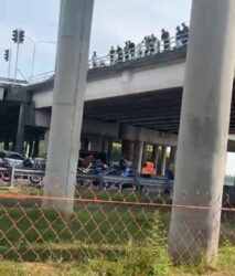Warga emas maut jatuh jejantas gara-gara motosikal terbabas