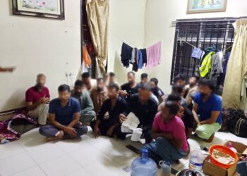 SEBAHAGIAN warga asing yang diperiksa dan ditahan pihak JIM Negeri Sembilan dalam operasi yang dijalankan di sekitar kawasan Seremban dan Nilai.