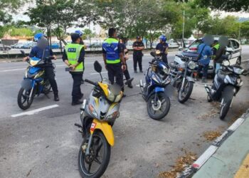 SELAIN lori, sebanyak 15 buah motosikal turut disita dalam Ops PeWA yang dijalankan di sekitar Taman Arowana dan Taman Pelangi, Bukit Mertajam, Pulau Pinang